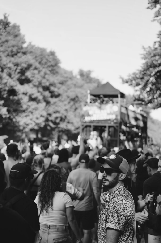 Rave the Planet - Berlin (b/w) 4 Rave the Planet - Berlin (b/w) 4